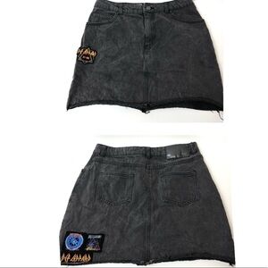 Def Leppard Grey Retro Patch Skirt By Junk Food Clothing – Juniors SZ 7 Small